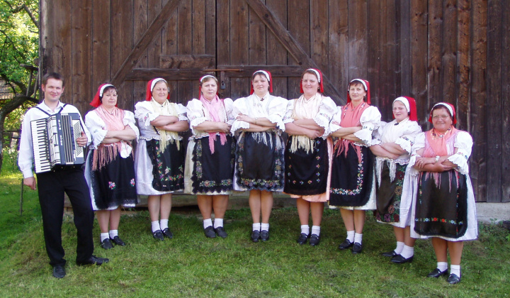 6. fotografia fotogalérie Združenia v obci / DFSk Markovec - foto