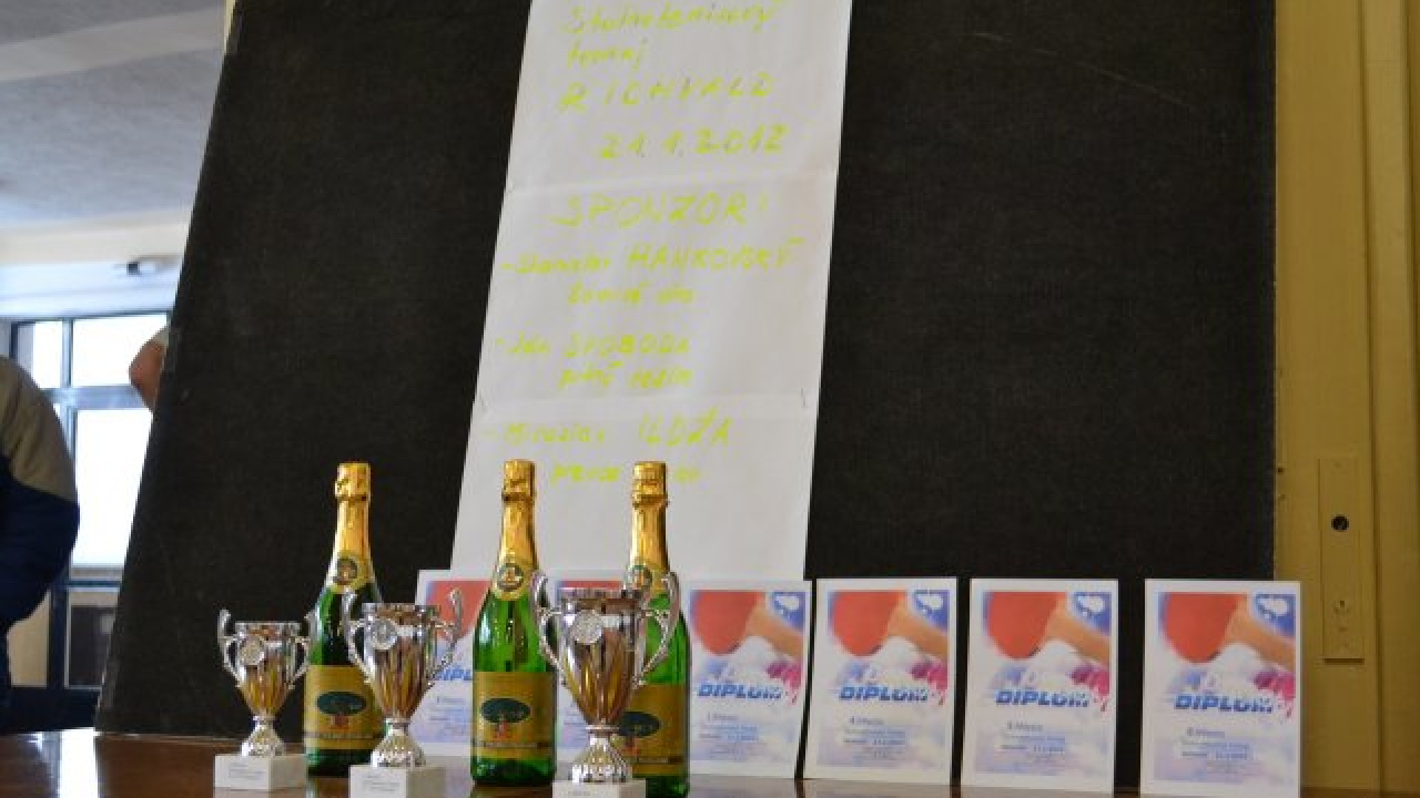 Fotografia fotogalérie Turnaj v stolnom tenise 2012